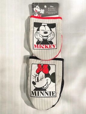 set of Disney Mickey and Minnie Mouse mini oven mitts manufactured Best
Brands.